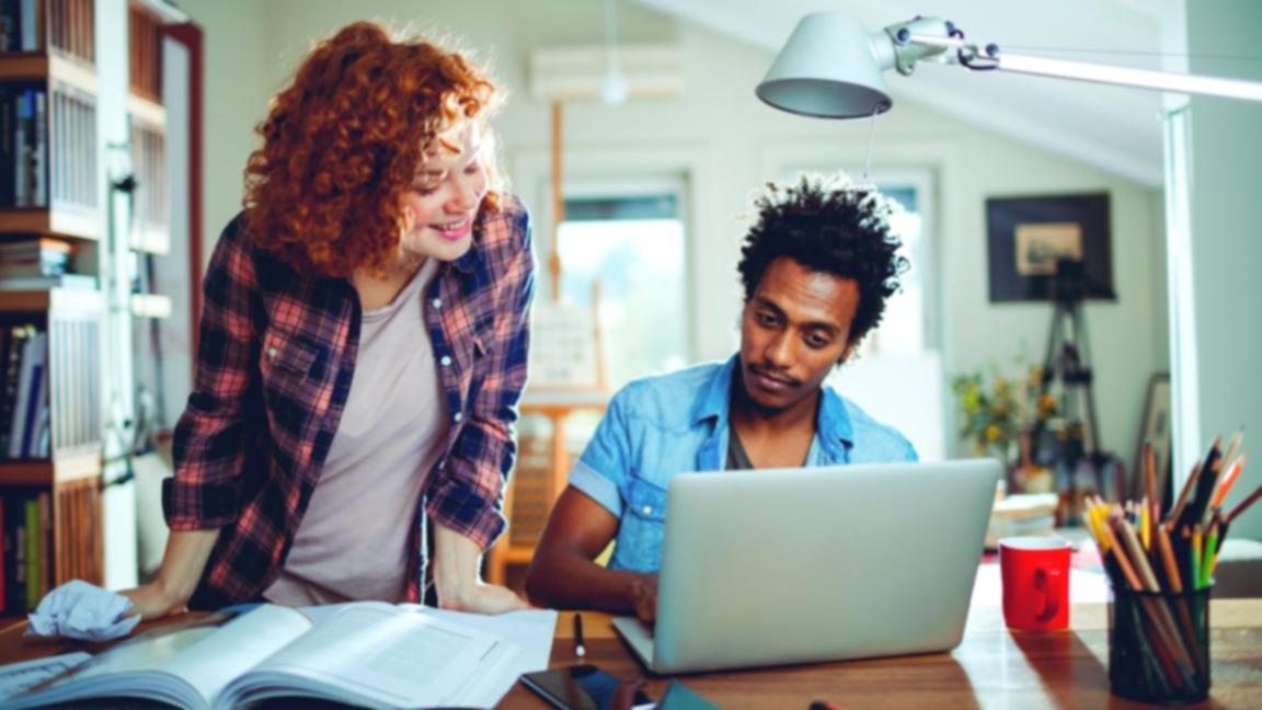 wychpall budgetcursus — een student werkt aan persoonlijke financiën